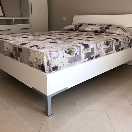 Mali I Robit Beachfront Apartment Golem (Tirana) Exterior foto