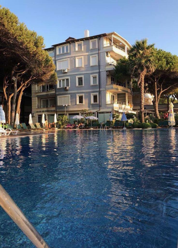 Mali I Robit Beachfront Apartment Golem (Tirana) Exterior foto