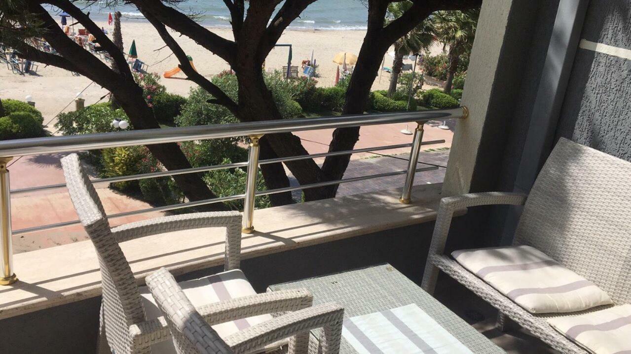 Mali I Robit Beachfront Apartment Golem (Tirana) Exterior foto