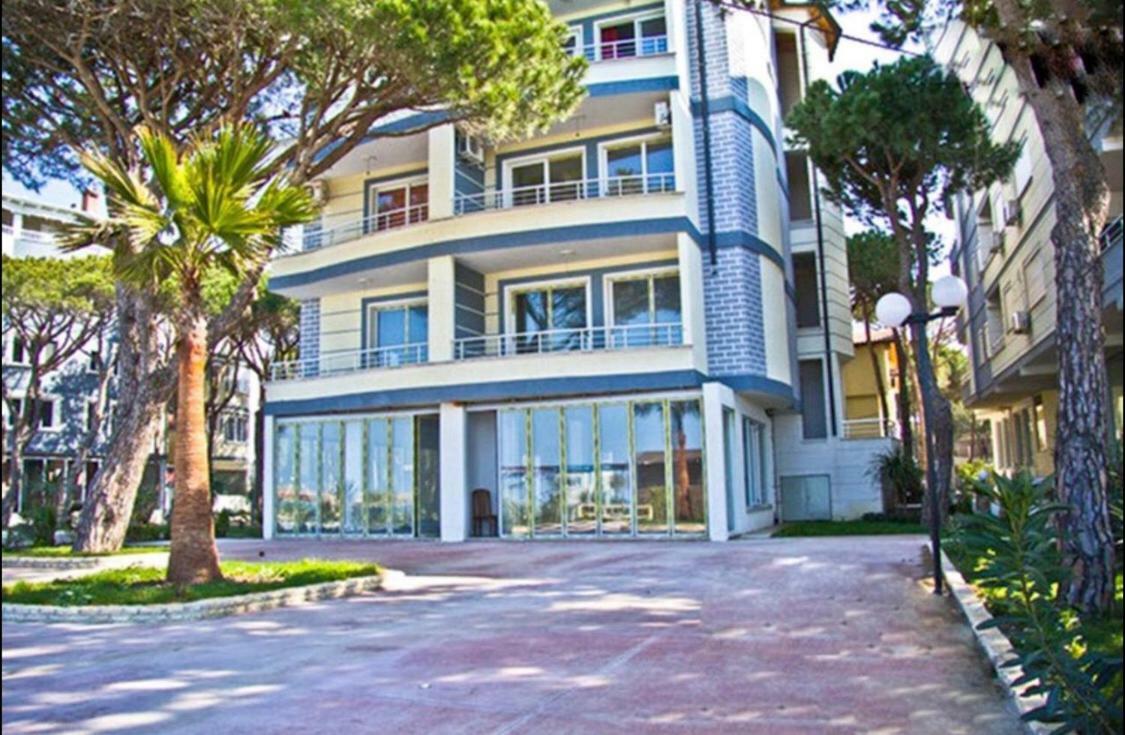 Mali I Robit Beachfront Apartment Golem (Tirana) Exterior foto