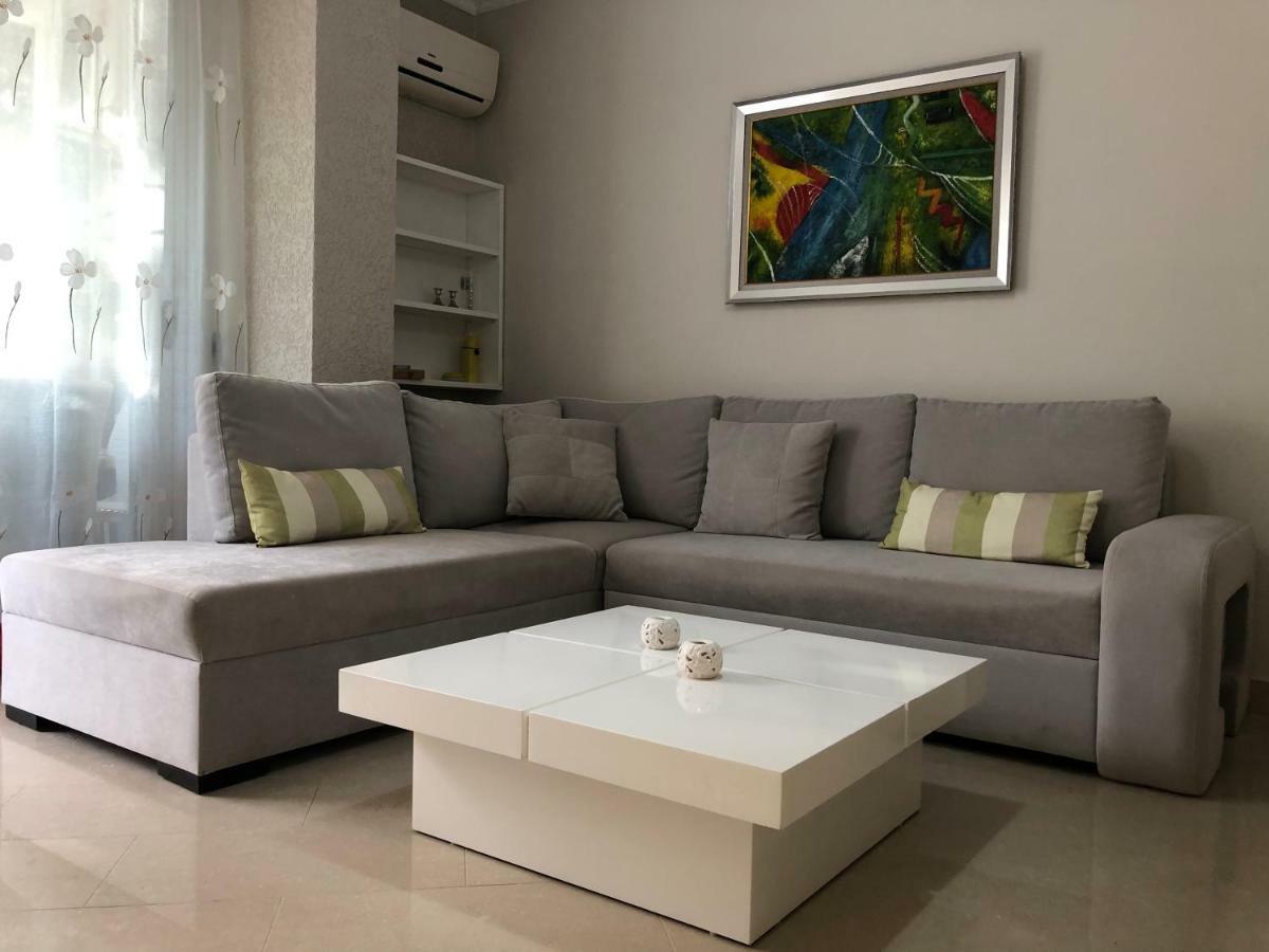 Mali I Robit Beachfront Apartment Golem (Tirana) Exterior foto